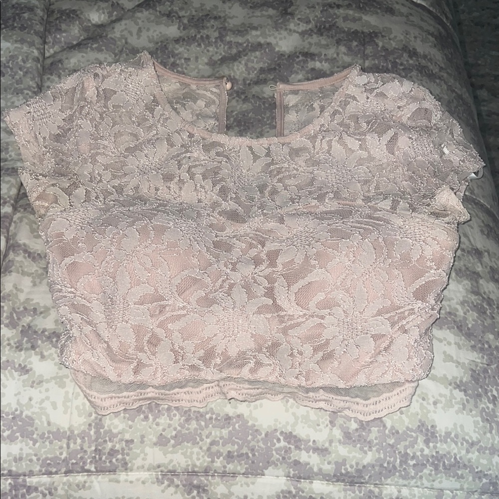 Elegant Lace Crop Top - Pink
